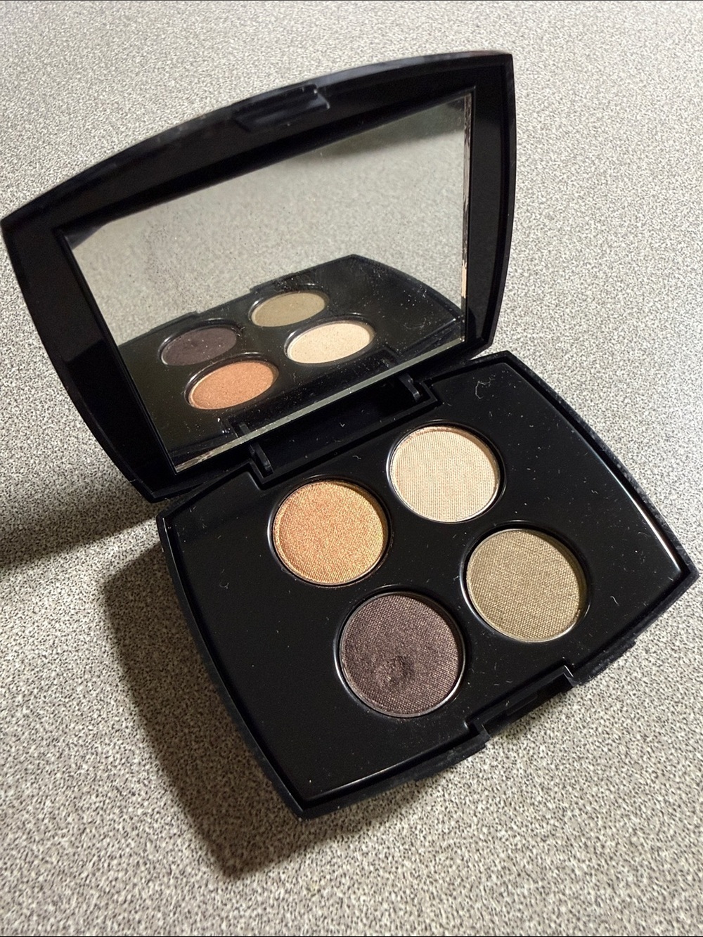 Lancôme Neutral Four-Shade Eyeshadow Palette - Warm Taupe Set 18E105 (M1)